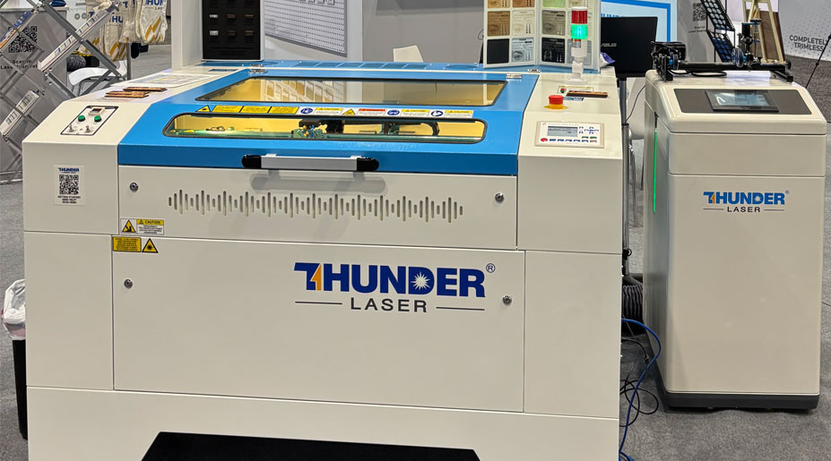 サンダーレーザーMachines.jpg サンダーレーザーMachines.jpg