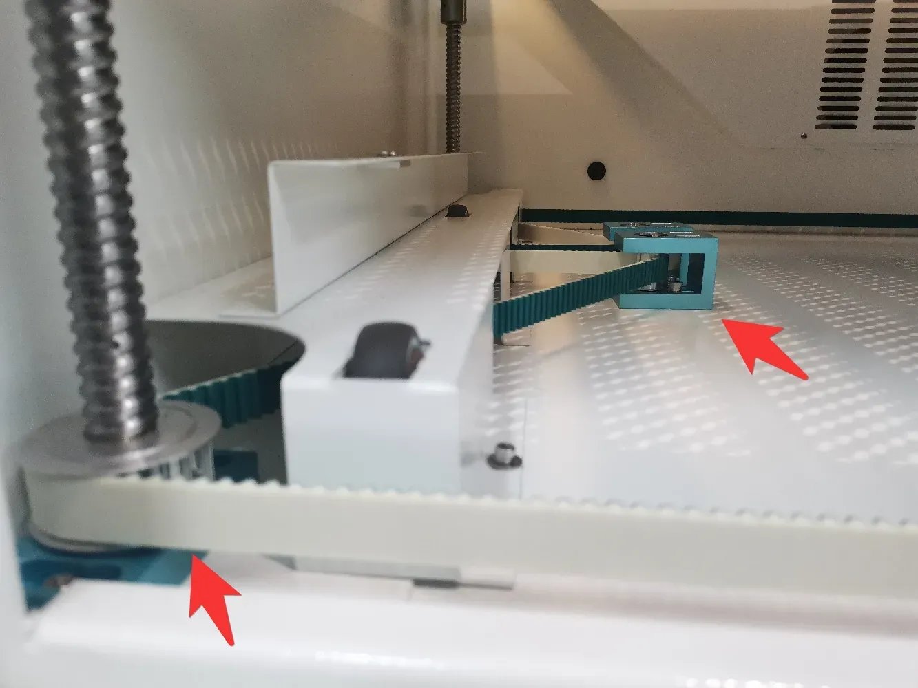 A picture of a synchronous belt system in a desktop laser machine A picture of a synchronous belt system in a desktop laser machine