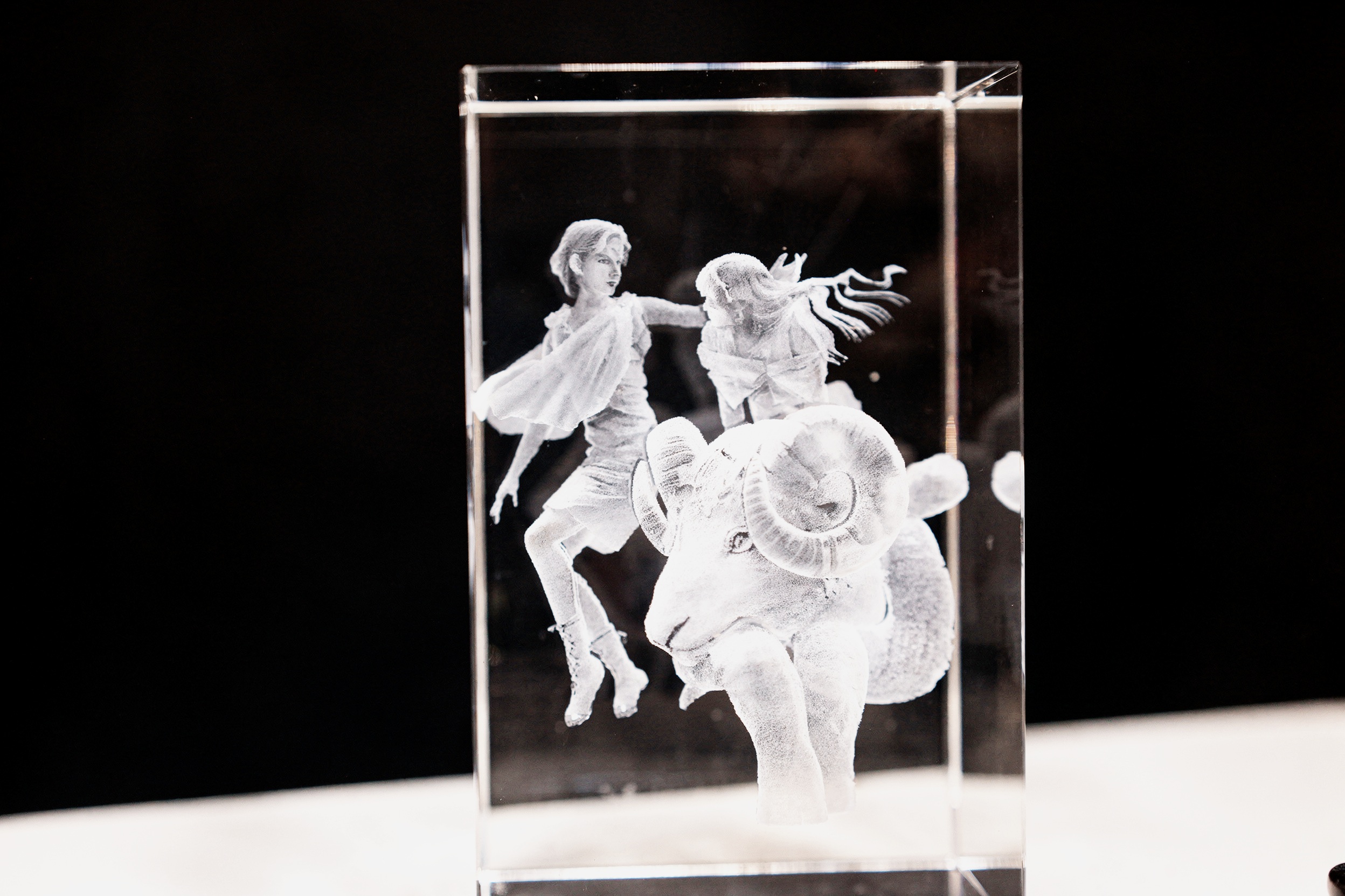laser mark 3d relief on crystal laser mark 3d relief on crystal